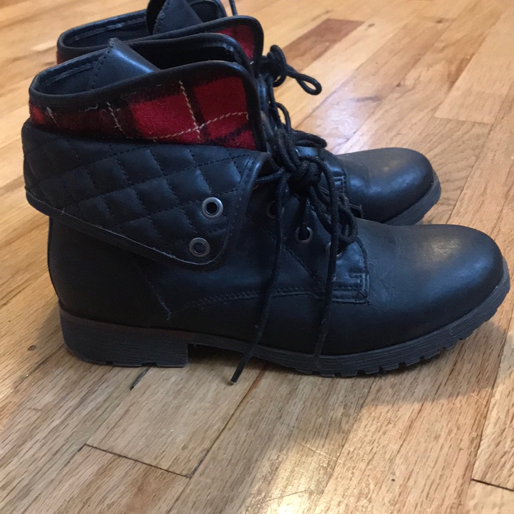 Combat boots with red plaid